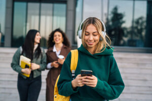 girl walks on campus while finding psychiatric help for college students in boston